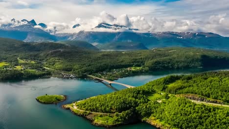 Hermosa-Naturaleza-Paisaje-Natural-De-Noruega.-Remolinos-De-La-Vorágine-De-Saltstraumen,-Nordland,-Noruega